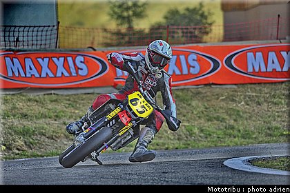 delenne_18_supermotard_alp_huez_2009.jpg