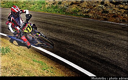 flandin_20_supermotard_alp_huez_2009.jpg