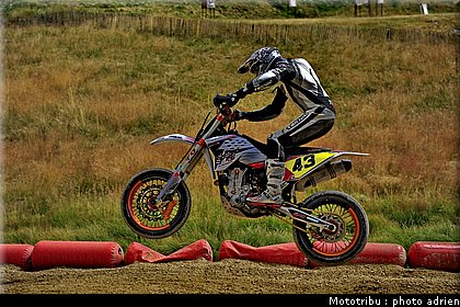 fura_01_supermotard_alp_huez_2009.jpg