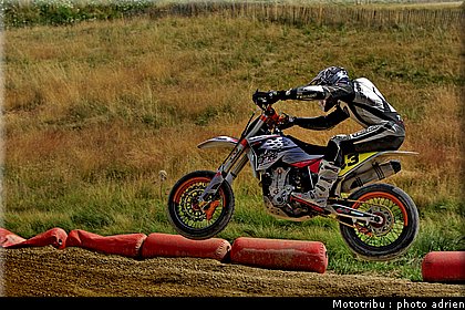 fura_03_supermotard_alp_huez_2009.jpg