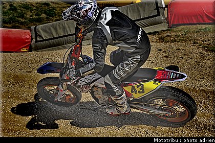 fura_17_supermotard_alp_huez_2009.jpg
