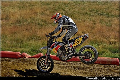 gasperini_02_supermotard_alp_huez_2009.jpg