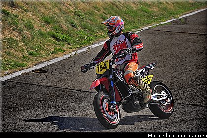 girardclos_7_supermotard_alp_huez_2009.jpg