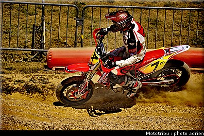 giroud_07_supermotard_alp_huez_2009.jpg