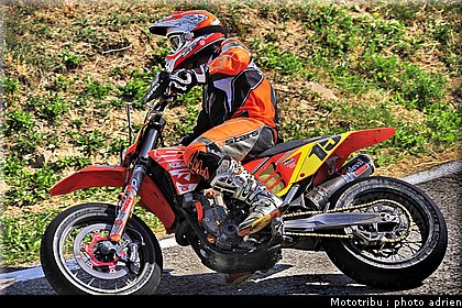 lassaigne_06_supermotard_alp_huez_2009.jpg