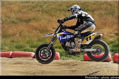 richer_03_supermotard_alp_huez_2009.JPG