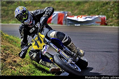 richer_15_supermotard_alp_huez_2009.jpg