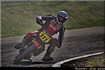 taurel_22_supermotard_alp_huez_2009.jpg