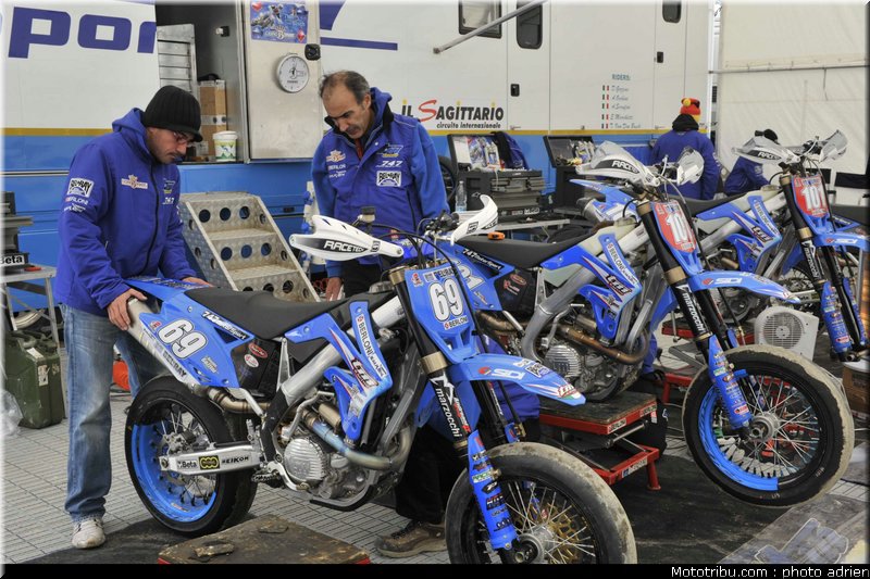 paddock_21_supermoto_andorre_2009