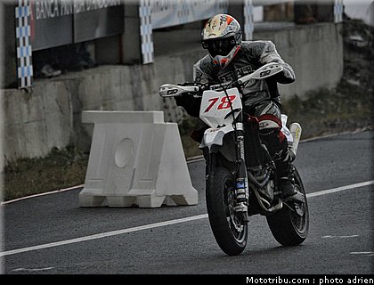 bartolini_26_supermoto_andorre_2009.jpg