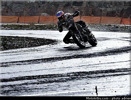 bussei_44_supermoto_andorre_2009.jpg