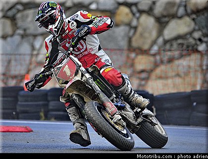 chareyre_a_27_supermoto_andorre_2009.jpg