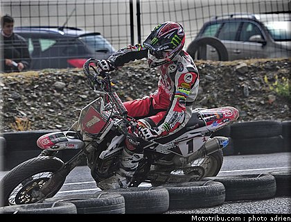 chareyre_a_30_supermoto_andorre_2009.jpg
