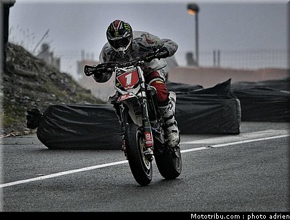 chareyre_a_40_supermoto_andorre_2009.jpg