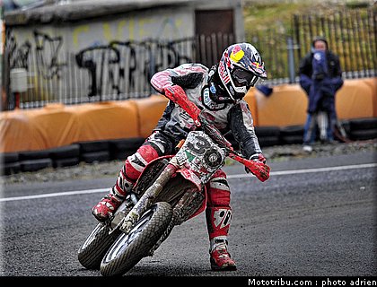 lazzarini_15_supermoto_andorre_2009.jpg