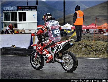 lazzarini_43_supermoto_andorre_2009.jpg