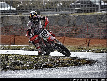 lazzarini_46_supermoto_andorre_2009.jpg