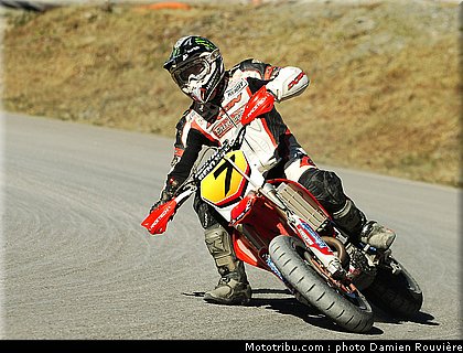 supermotard_giroud_2_alp_huez_2010.jpg