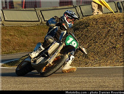 supermotard_moulins_1_alp_huez_2010.jpg
