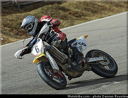 supermotard_perrey_3_alp_huez_2010.jpg