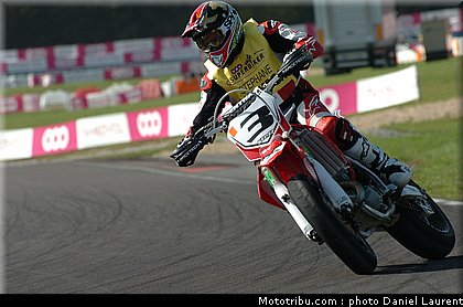 superbiker_chambons_3_mettet_2010.JPG