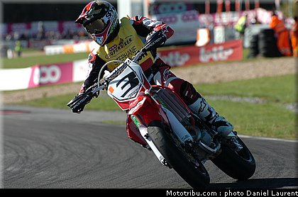 superbiker_chambons_4_mettet_2010.JPG