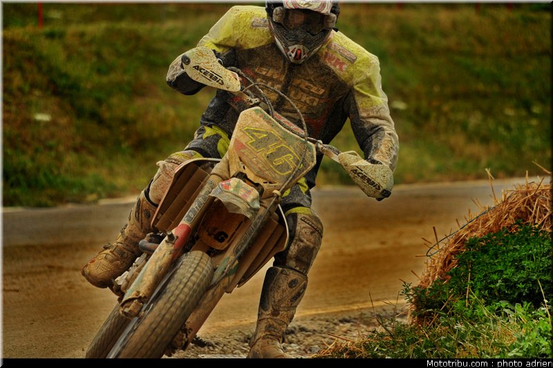 supermotard_gras_p_002_alp_huez_2011