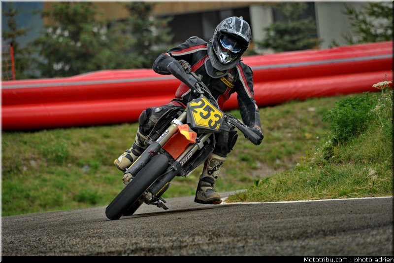 supermotard_schmaltz_001_alp_huez_2011