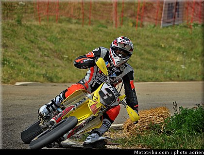 supermotard_blot_001_alp_huez_2011.JPG