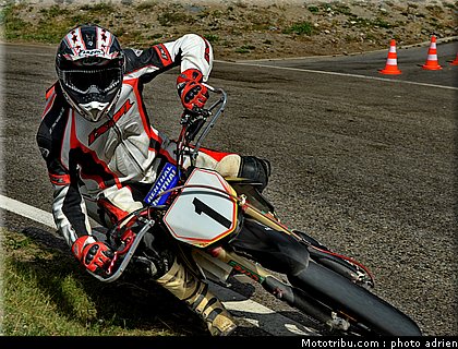 supermotard_girard_001_alp_huez_2011.JPG