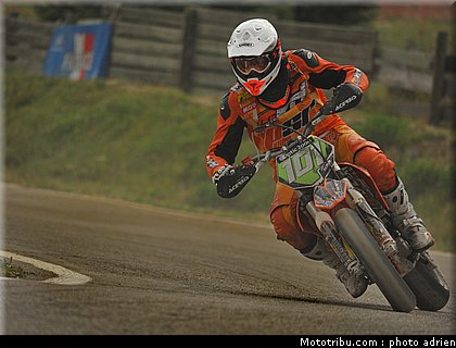supermotard_pasco_s_002_alp_huez_2011.JPG