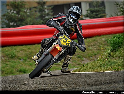 supermotard_schmaltz_001_alp_huez_2011.JPG