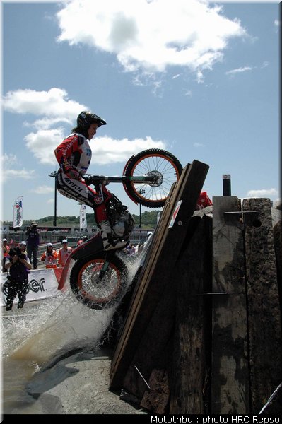 004_sanz_japon2008_1