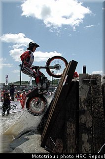 004_sanz_japon2008_1.jpg