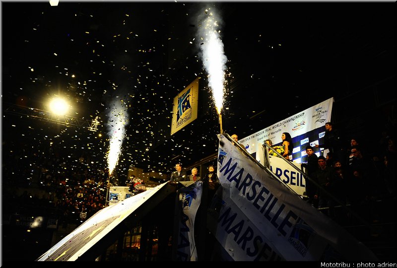 0368_podium_1
