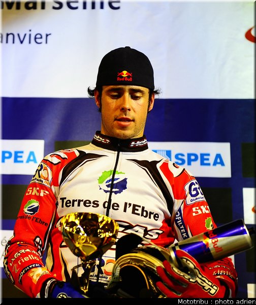 0372_podium_5