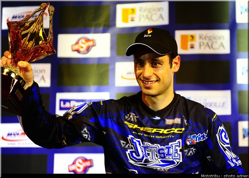 0373_podium_6
