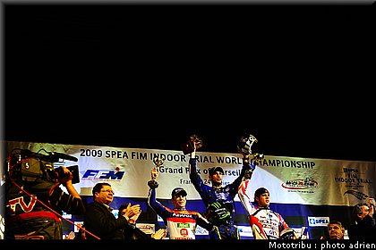 0369_podium_2.JPG