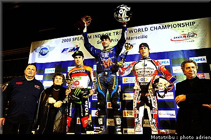 0370_podium_3.JPG