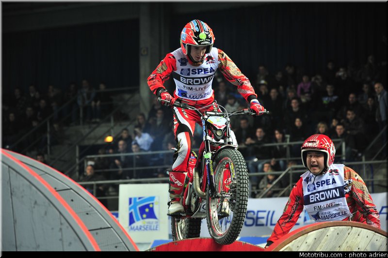 trial_indoor_marseille_2011_brown_04