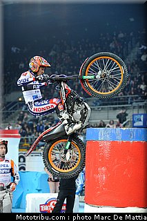 trial_indoor_marseille_2011_fujinami_10.jpg