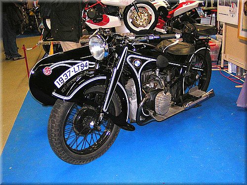 bmw-b-r12-2-2.jpg