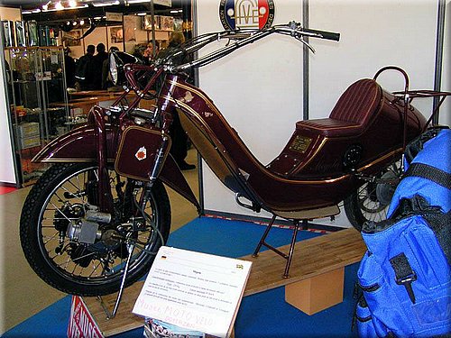 bourse-club-megola-1-aer_hd-a42.jpg