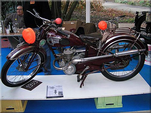 bourse-club-peugeot-e1-aer_hd-a64.jpg