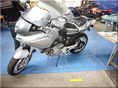 ducati1000ds-2004.jpg