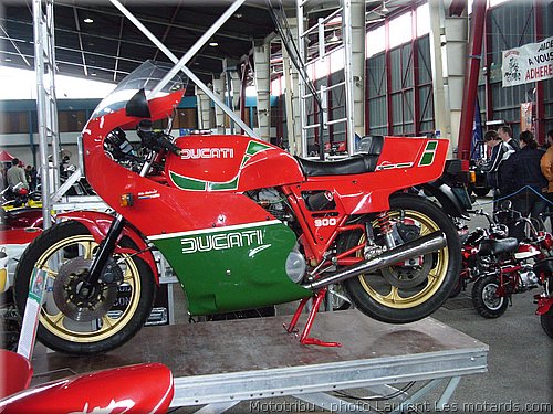 ducati900-mike-hailwood-1985.jpg