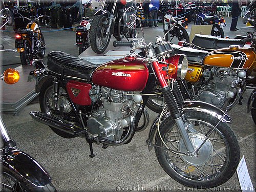 honda-cb-450k4-1971-bicylindre-vertical-double-act-45cv-9000tours-min-vit-171kmh.jpg