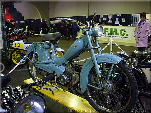 mobylette-bleue.jpg