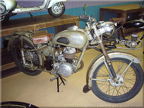 monet-goyon-1951-200cc-monocylindre-2temps-3cv-80kg.jpg