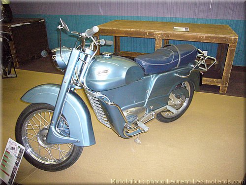 monet-goyon-pullman-1952-125cc-2temps.jpg